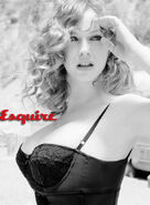 Christina-Hendricks-Esquire-Magazine-1