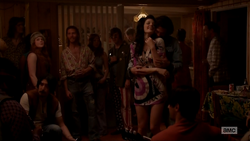 7x05 Megan's outfit 04.png