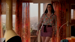 7x05 Megan's outfit 03.png