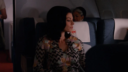 #5 The "I Put the 'First-Class' in First-Class" air travel outfit