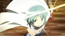 Sayaka defends Homura