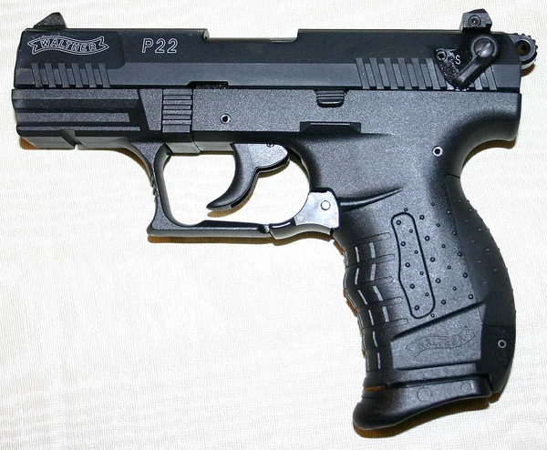 Walther p22 left 1200px