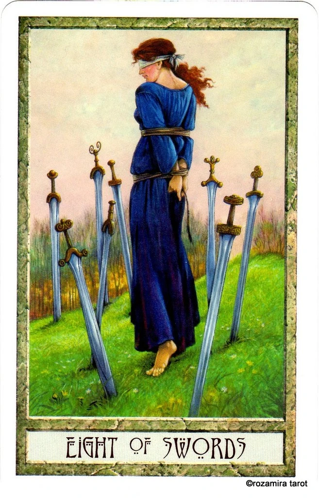 восьмерка мечей таро. восьмерка мечей таро райдера уэйта. 4 мечей и 8 кубков. 8 чаш таро уэйта. таро райдера уэйта 8 посохов.