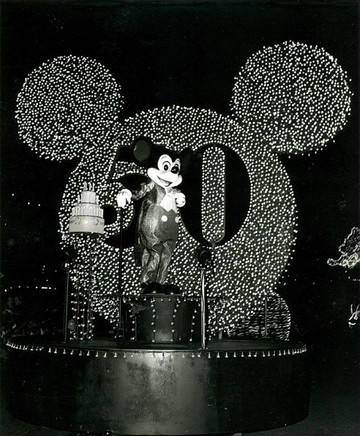 Mickey Mouse s 50th Anniversary Main Street Electrical Parade Wiki Fandom