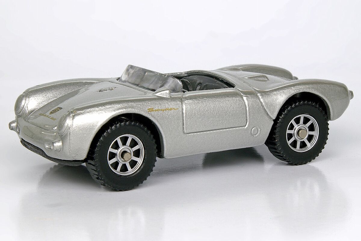 Amazon.com: Maisto 1:18 Scale Porsche 550A Spyder Diecast