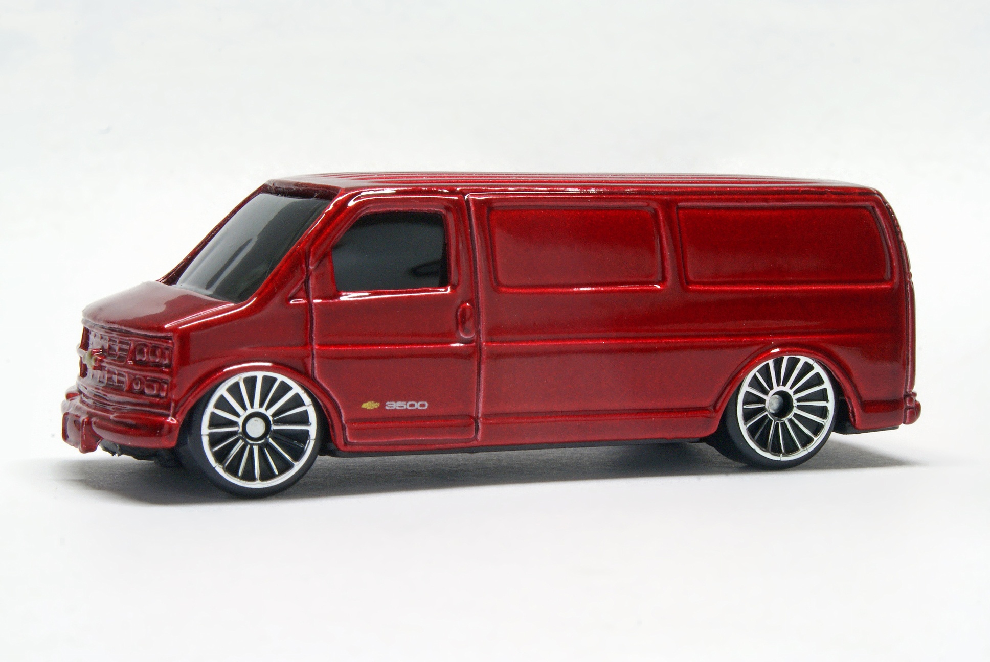 2000 Chevy Express Van | Maisto Diecast Wiki | Fandom