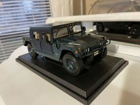 MINT Maisto HUMMER H1 HARDTOP SILVER 1:18 SCALE OPENING HOOD
