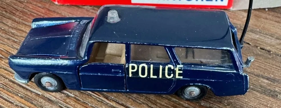 Majorette rail route Peugeot 404 break blanche à restaurer – Etoile Auto49