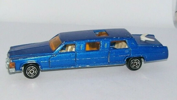 MAJORETTE SERIE 300 Lincoln Strech Limousine Blanche Neuf Boite New Box EUR 40,00 - FR