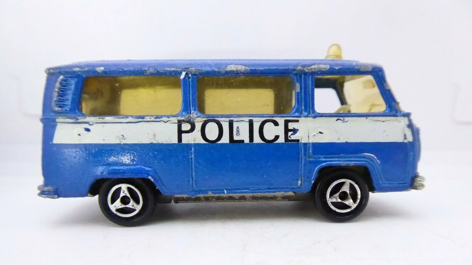 マジョレット VWマイクロバス SERVICE AUTOROUTE+POLICE マジョレット VWマイクロバス SERVICE AUTOROUTE+POLICE - メルカリ