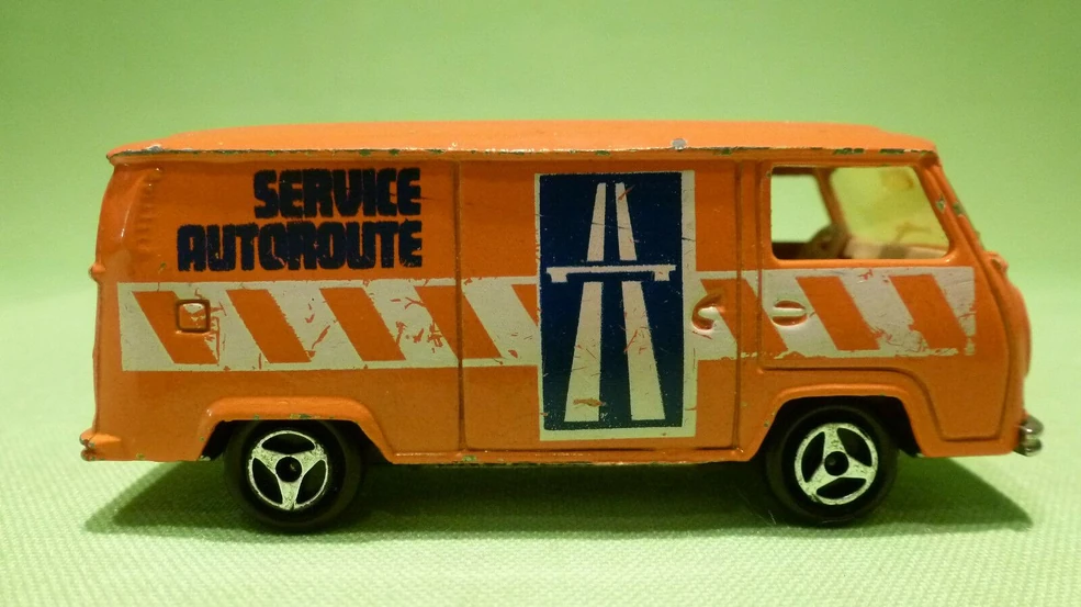 Majorette Volkswagen Combi T2 Café HAG N°244 - 1/60 - Fabrication France - Occasion