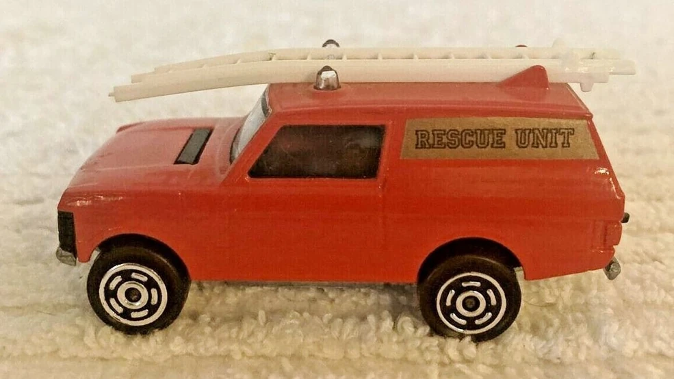MAJORETTE VINTAGE RANGE Rover Fire Dpt 3 - Pompier N°246 Echelle 1/60 EUR 2,50 - FR