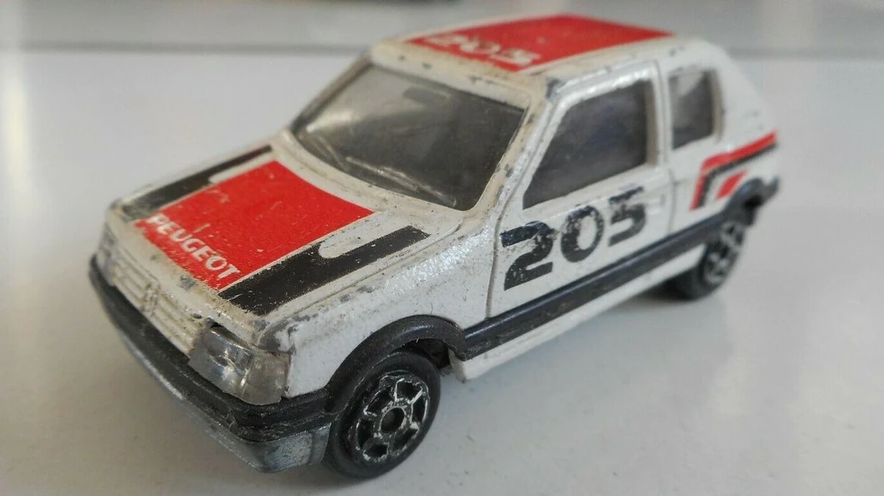 Peugeot 205 GTI Blanche Majopub Euromarché Rosny 2 - Majorette 1/53