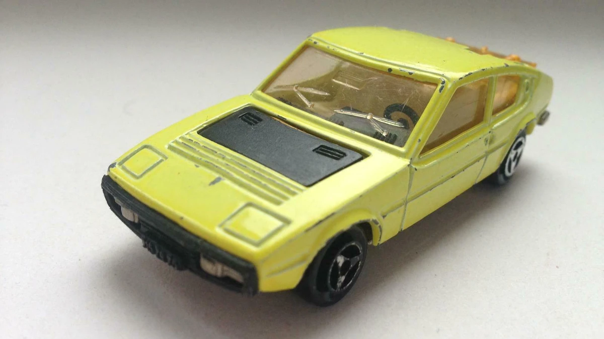 Diecast model cars Simca Bagheera 1/87 Norev Matra doré 1975