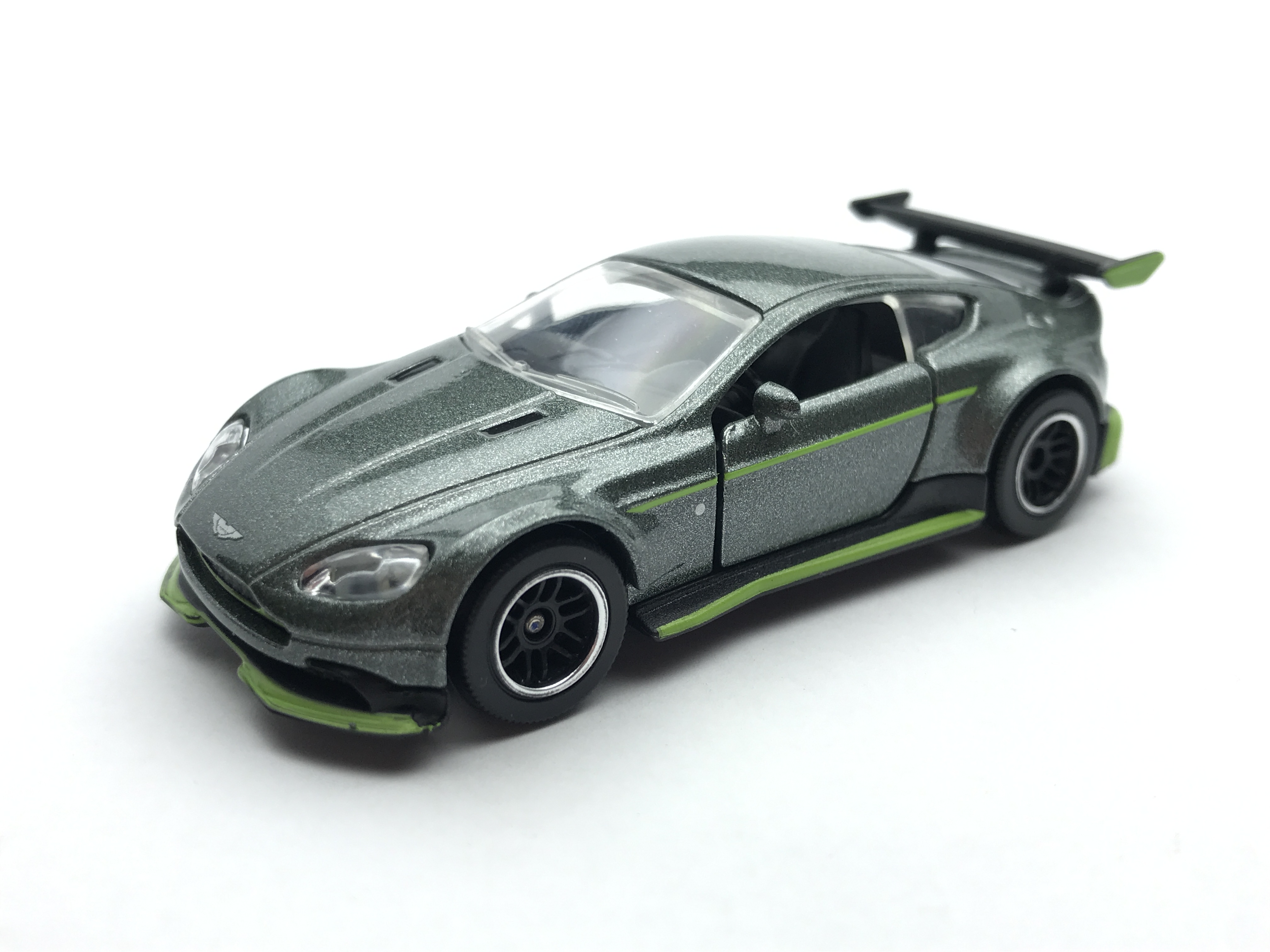 Aston Martin Vantage GT8 Majorette Model Cars Wiki Fandom