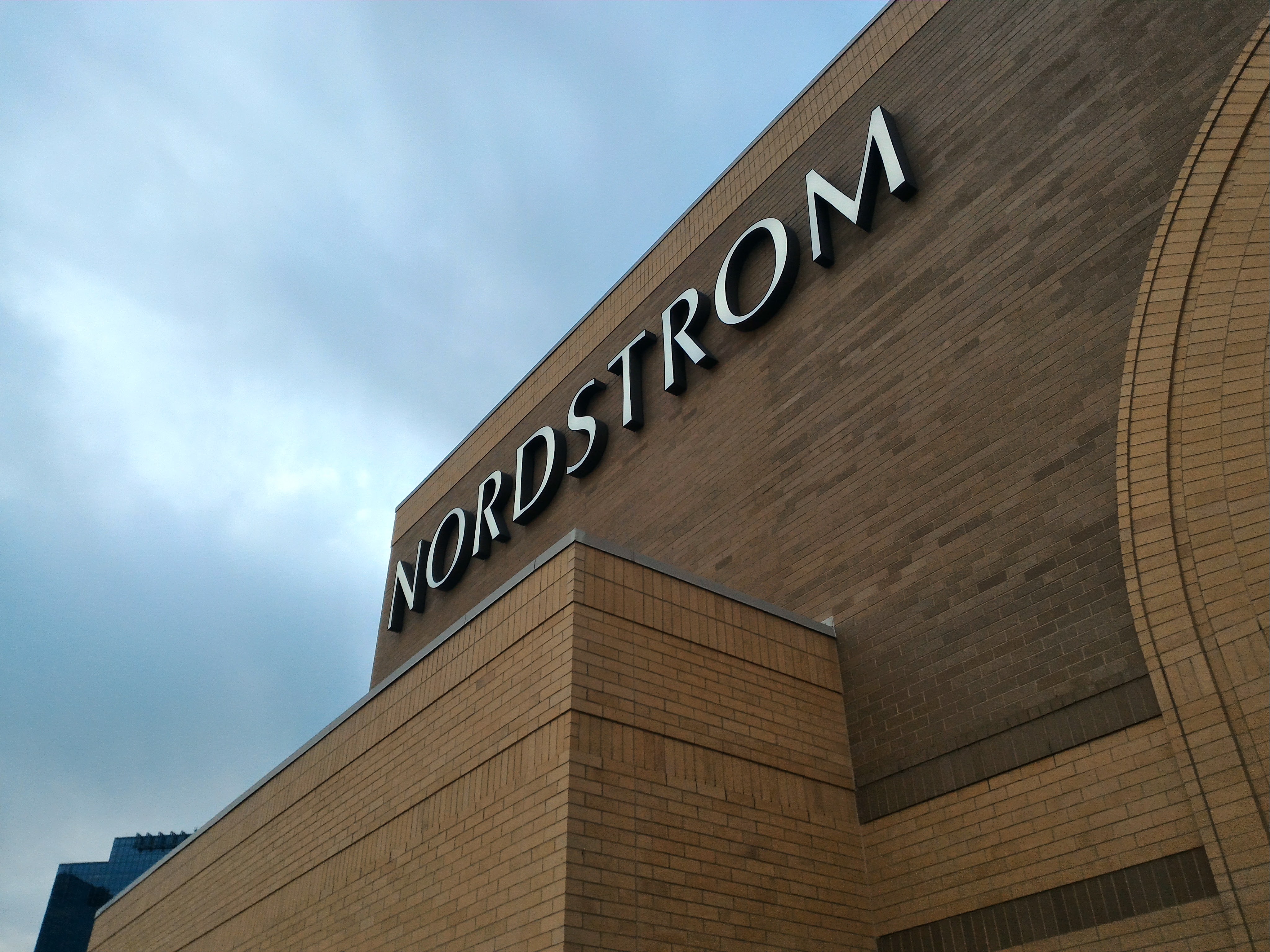 New interior for Woodfield Mall during 2015 - USA news