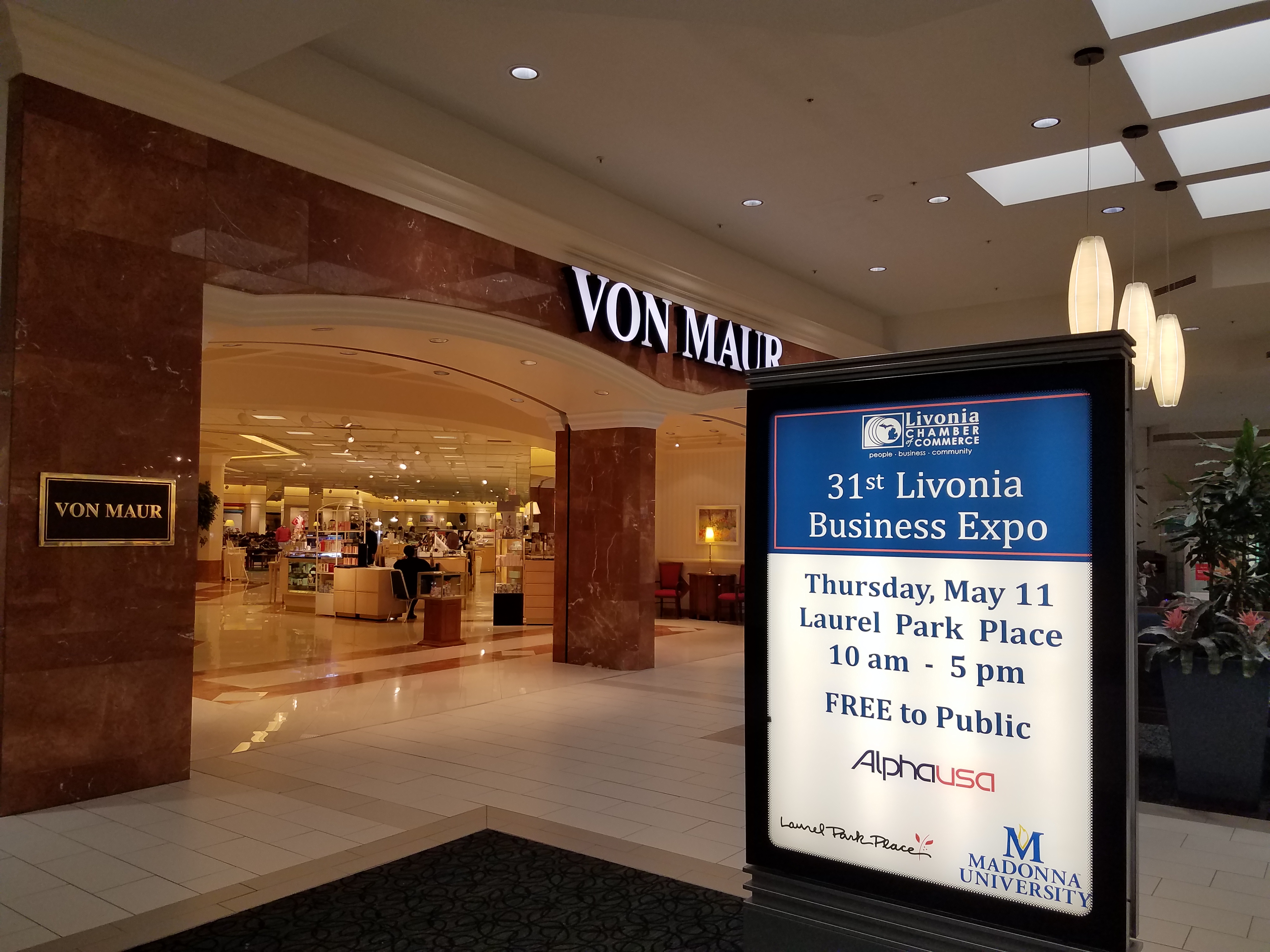 Von Maur, 37200 6 Mile Rd, Livonia, Michigan, Department Stores - MapQuest