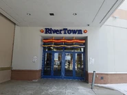Northeast Entrance to RiverTown Crossings <2017