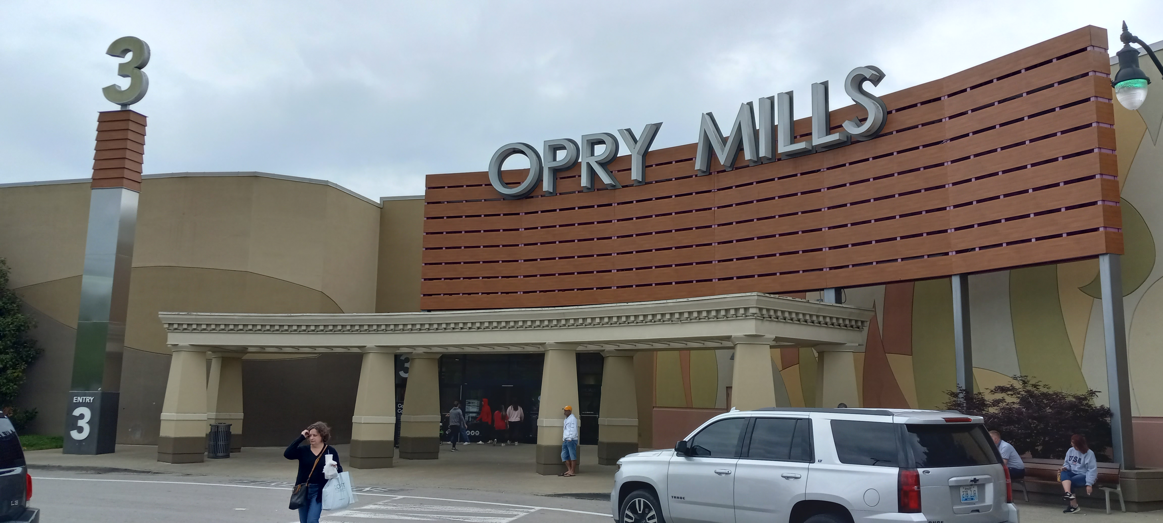 Bellevue Center Mall (now defunct) on opening day (Nashville, TN