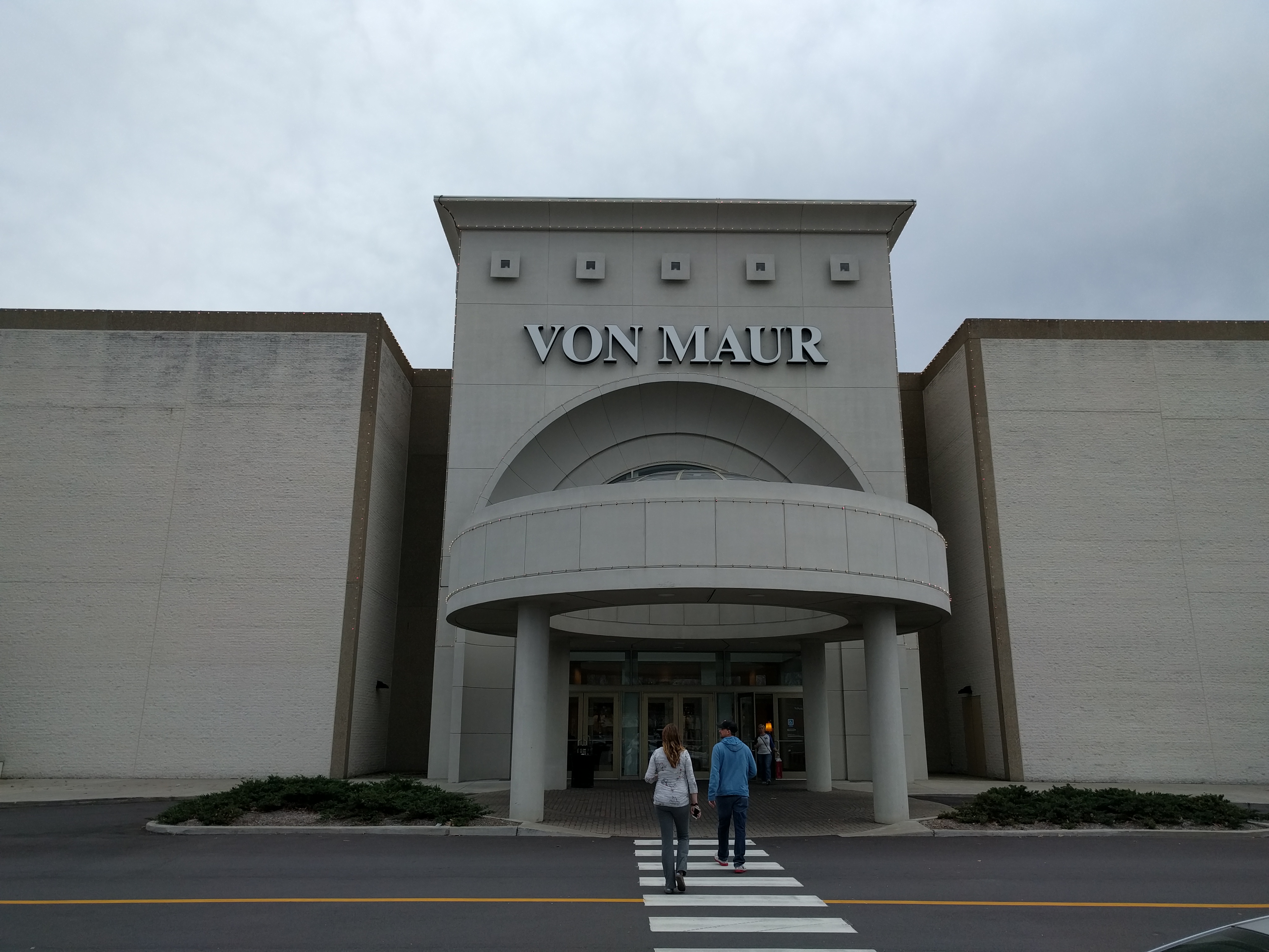 Von Maur nears completion at West Towne Mall, hiring begins