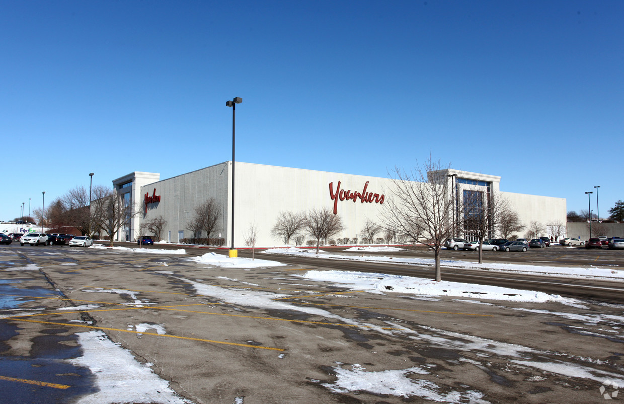 A look at the history of Des Moines' now-foreclosed Valley West Mall