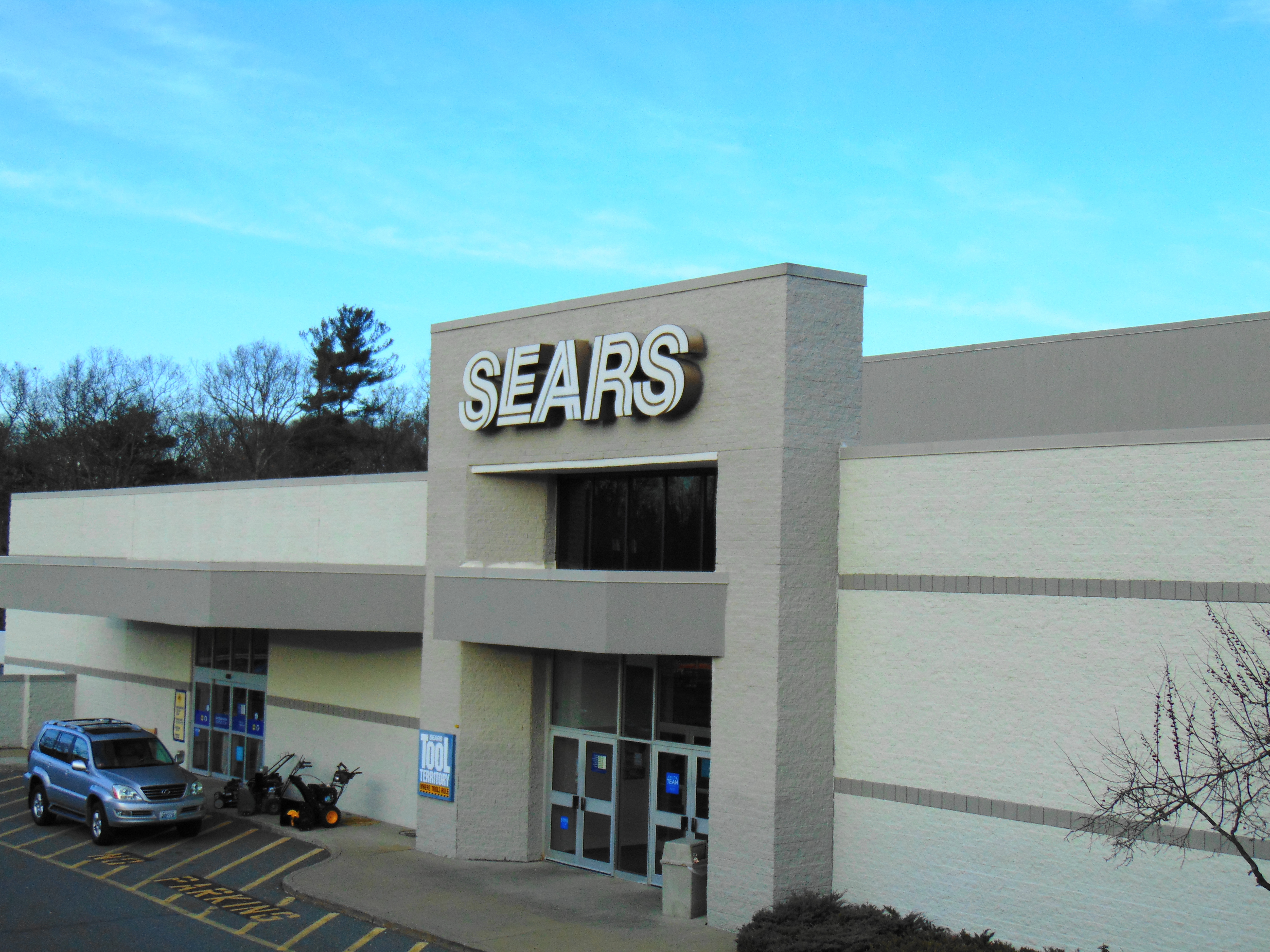 Payless emerald square mall 2025