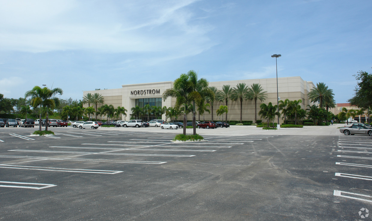 Nordstrom Store at the Gardens Mall in Palm Beach Gardens, Florida  Editorial Stock Photo - Image of fashion, shoppers: 203341208