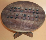 Bao board table.jpg (69 KB) Mesa de Bao, Zanzibar