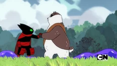 Mao Mao e Texuguloso apertam suas mãos como melhores amigos fariam