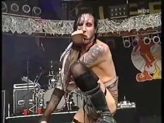 Marilyn_Manson_-_Sweet_Dreams_Live_At_Bizarre_Festival