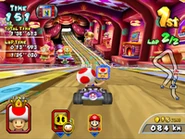 MKAGP2 Screenshot Yoshi Park 2 Rotierender Raum.png (73 KB)