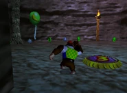 DK64 Screenshot Kristall Kaverne Chunky Kong Bananen 8.png (76 KB) Donkey Kong 64