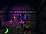 DK64 Screenshot Azteken Arena Chunky Kong Bananen 4.png (86 KB) Donkey Kong 64