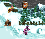 DKC3 Screenshot Skiddas Skandal 6.png (42 KB) Ein Bonus-Fass