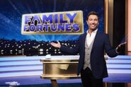 Gino-DACampo-hosts-Family-Fortunes-920x613
