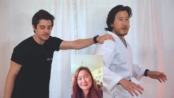 Momiplier Teaches Self-Defense SS