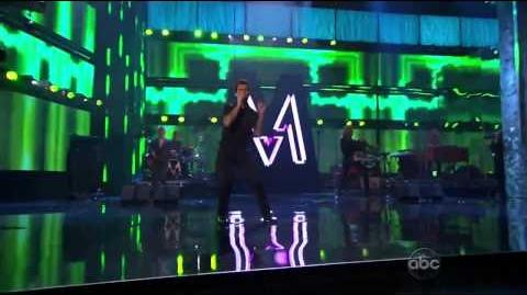 Maroon 5 ft. Christina Aguilera - Moves Like Jagger (Live at the American Music Awards 2011)