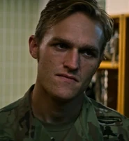 Джон Уокер до принятия сыворотки суперсолдата.