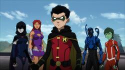 Teen Titans War 0001.jpg