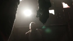 Рейес допрашивает 