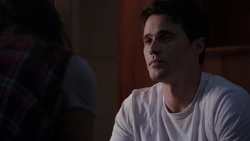 Уорд слушает Скай и раскрывает предательство людей Рейес