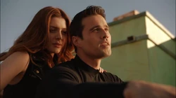 Лорелей подчиняет себе агента .