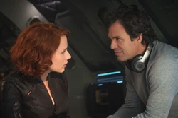 Romanoff y Banner tras vencer a HYDRA