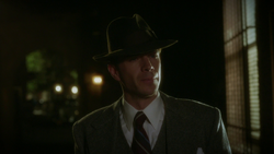 Edwin Jarvis presentandose