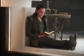 Loki continúa leyendo en su celda