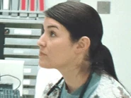 Juliet Lopez como Enfermera de admisión