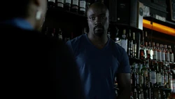 Кейдж говорит и разрывается с .