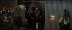 Stark Thor Loki y personal prohiben que Hulk los acompañe