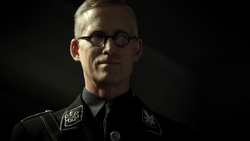 Reinhardt experimenting with the 