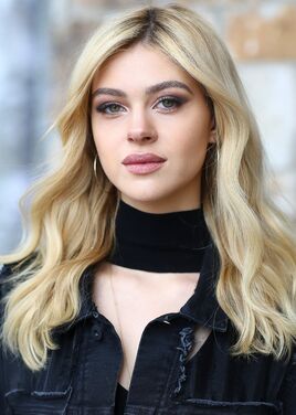 Nicola Peltz